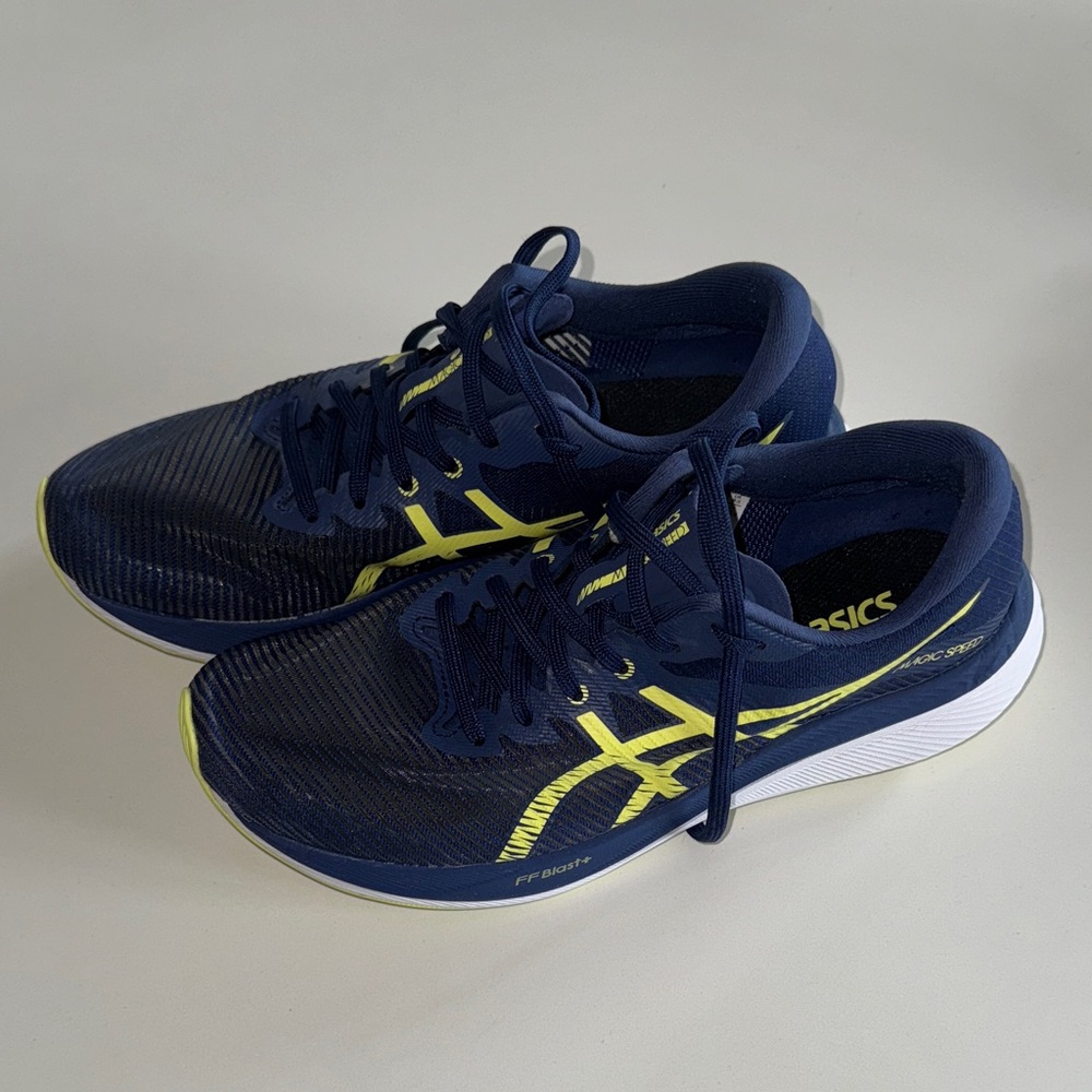 Asics Magic Speed 3 carbon running shoes Women’s 9.5